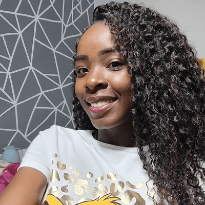 Image da proprietária da Nina Beauty